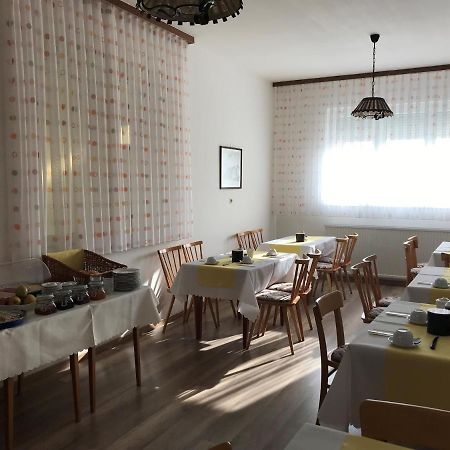 Gaestehaus & Weingut Klein Illmitz Exterior foto
